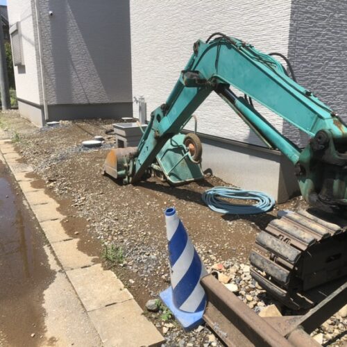 掘削作業準備中となります。