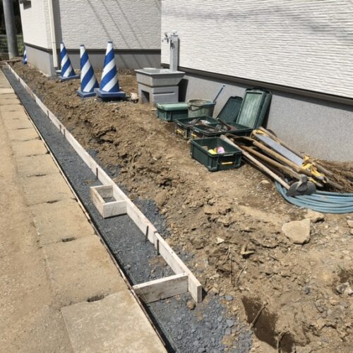 南側の境界側のブロックベース型枠組みとなります。