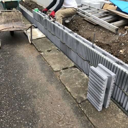 ブロック積み作業となります。