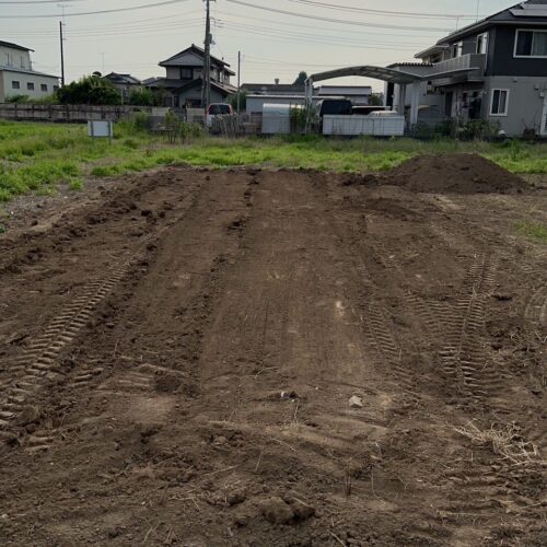 草取りになります。