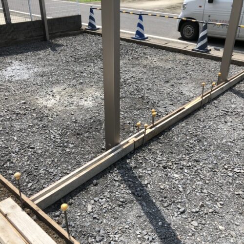 型枠組み作業となります。