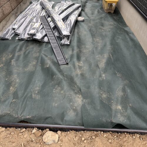 6号下防草シート敷きです。