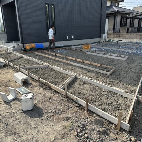 コンクリート枠組みです。