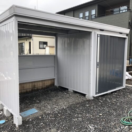 物置きの設置作業完了です。