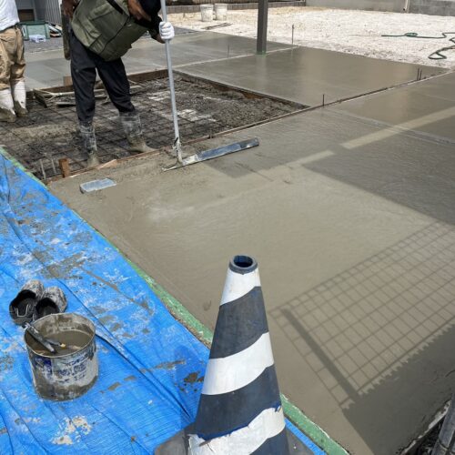 土間コンクリート打設です。