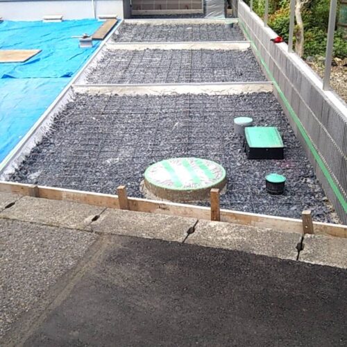 駐車場のコンクリート打設です。