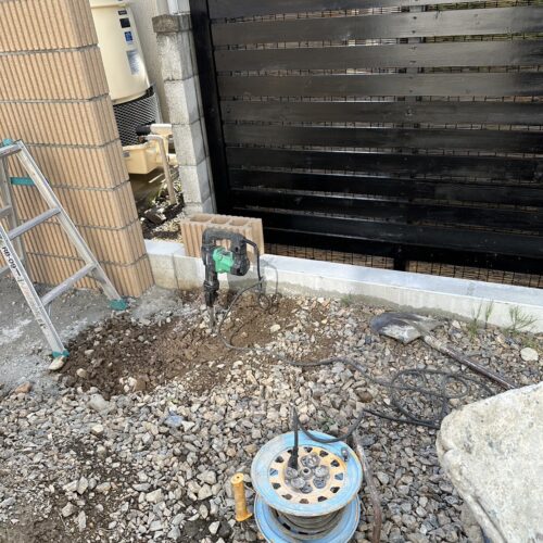 ブロック追加箇所の人力掘削です。