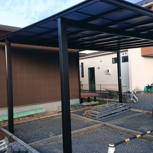 カーポートの施工です。