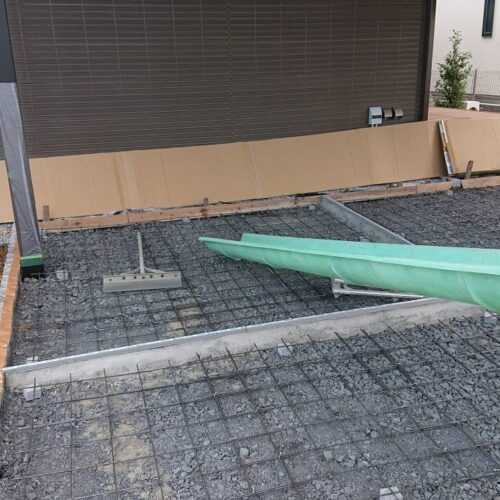 土間コン養生です。