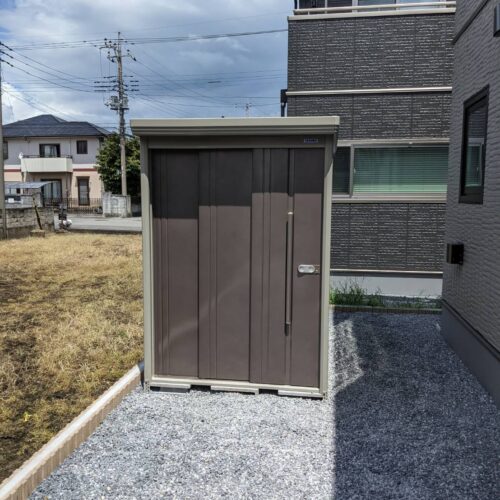 物置組み立て作業です。