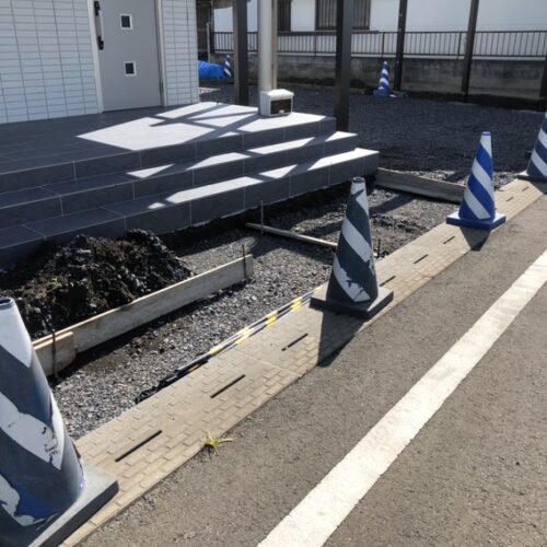 台風の影響の雨風はまだ出ておりませんが午後からはお天気が雨の予報となっております。本日の工事作業はお休みです。