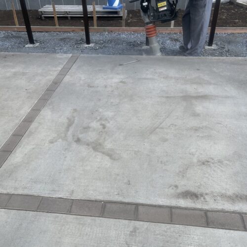 砕石転圧です。