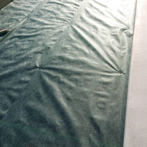 人工芝下地の防草シートです。