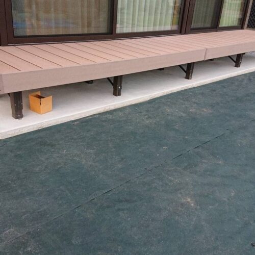 デッキの施工です。