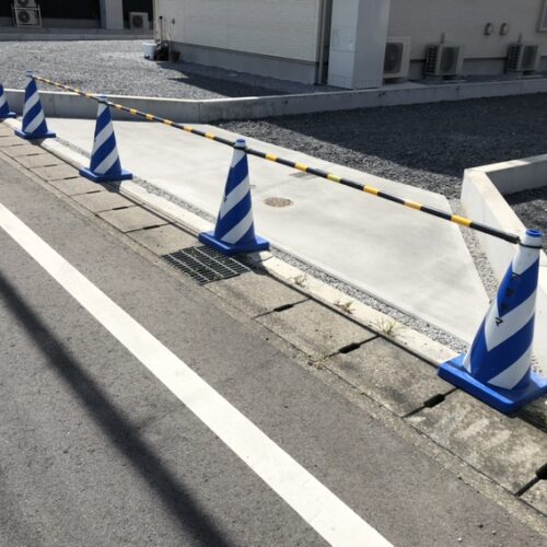 出入り乗り入れ部分のコンクリートの養生となります。