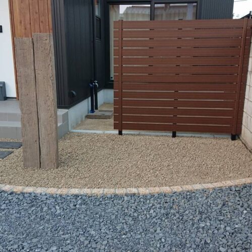 フェンスの施工です。