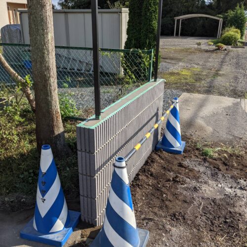 ブロック積みです。