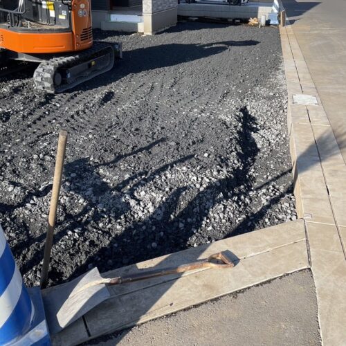 土間コンクリート下地砕石敷きです