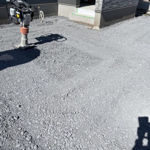 土間コンクリート下地転圧状況です。