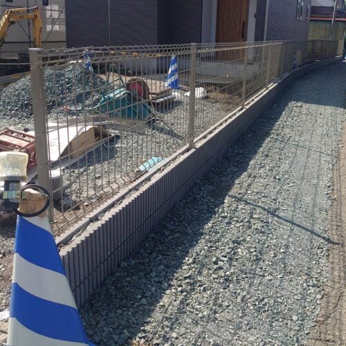 フェンス施工です。