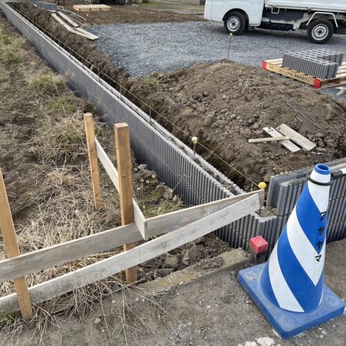 ブロック組積みです。