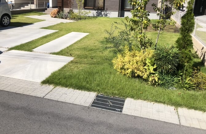 工事着工前のご近隣へのご挨拶へお伺いさせて頂きました。お庭の改修工事着工となります。