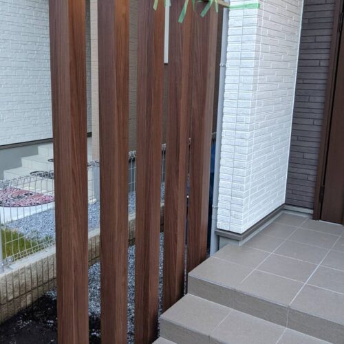 デザイナーパーツ施工です。