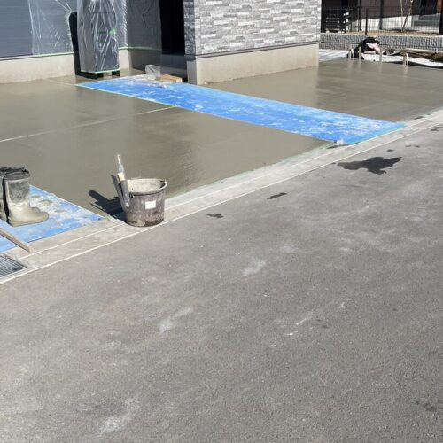 土間コンクリート打設です。