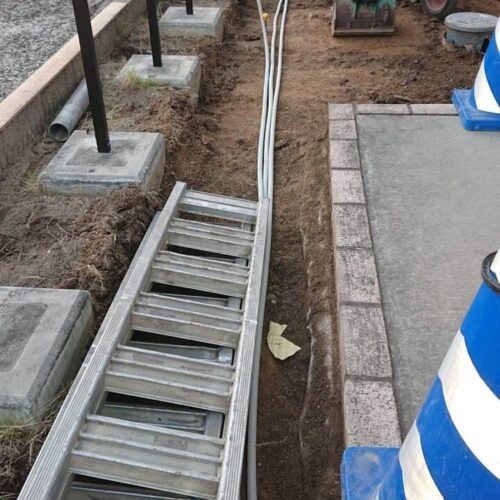 お庭の掘削完了です。