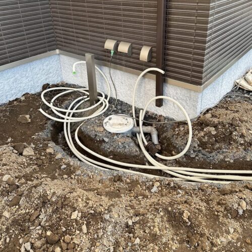 トランス柱とPF管埋設になります。