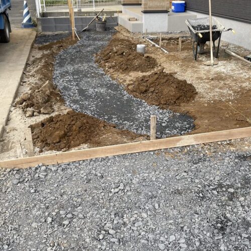 砕石転圧状況です。