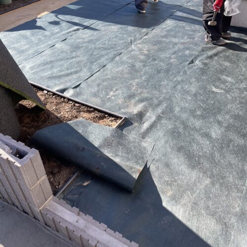 人工芝下地防草シート状況です。