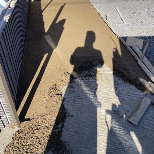 インターロッキング下地クッション砂施工です