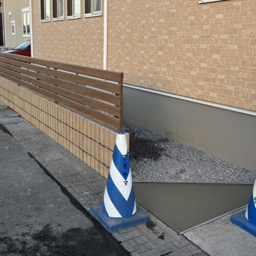 ブロック積み、フェンス取り付け完了です。