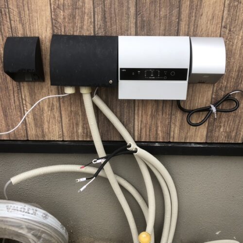 電気配線工事となります。トランス廻りへの配線配管の埋設確認をして参ります。