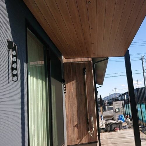 テラスの施工です。