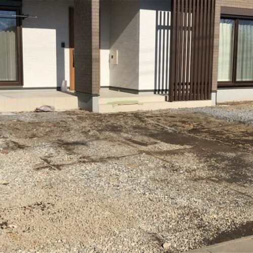 外構工事着工前のご近隣へのご挨拶へお伺いさせて頂きました。お待たせ致しました工事開始となります。