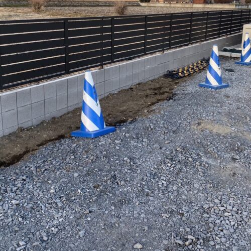 フェンス施工状況です。