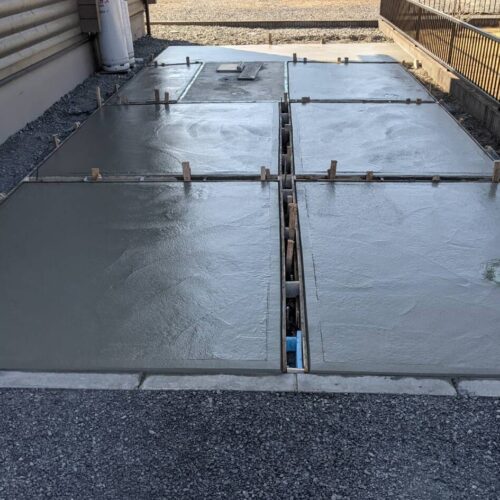 土間コンクリート打設です。