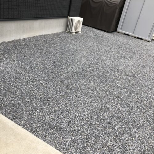 本日は工事着工前のご近隣へのご挨拶へお伺いさせて頂きました。お待たせ致しました駐車場増設工事着工となります。