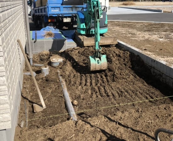 掘削作業となります。