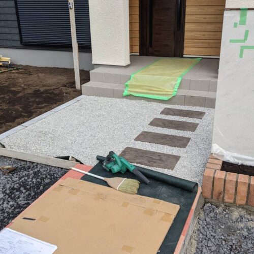 門廻りの施工です。