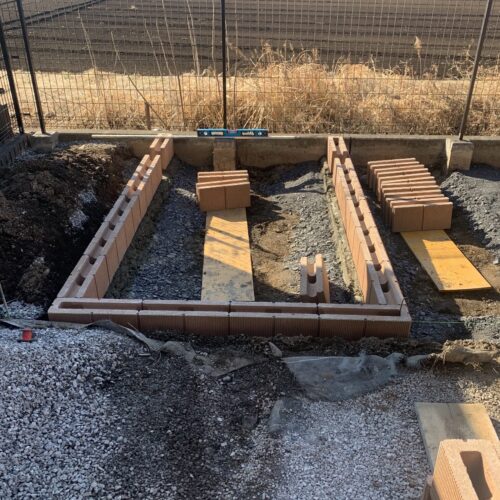 花壇ブロック積みです。