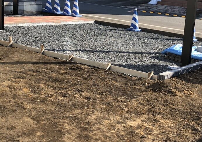 駐車場土間コンクリートの打設準備となります。今週いよいよコンクリートの打設作業予定です。