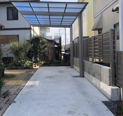 柱コンクリートの養生も終わりましてカーポート工事完了となります。