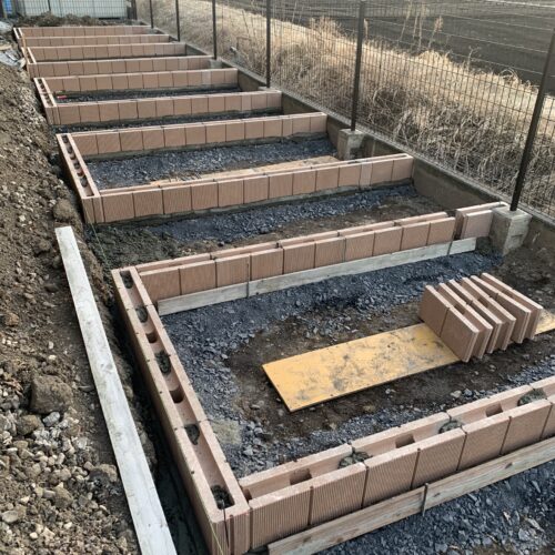 花壇ブロック積み状況です。