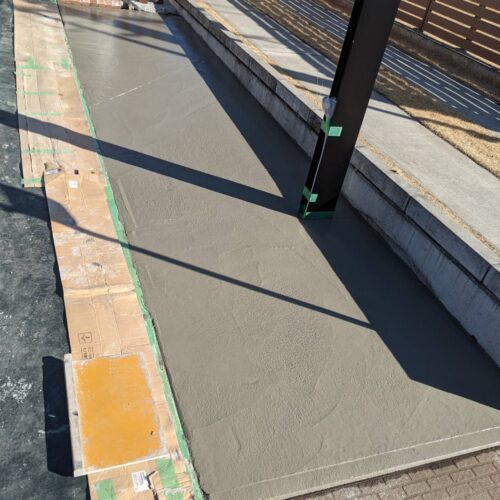 駐車場コンクリートの打設です。