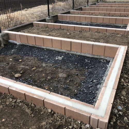 ブロック天端均し作業完了です。