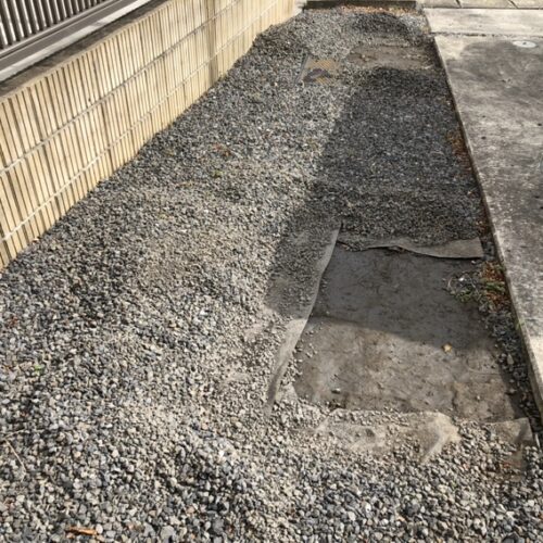 カーポート柱部分の掘削作業準備となります。