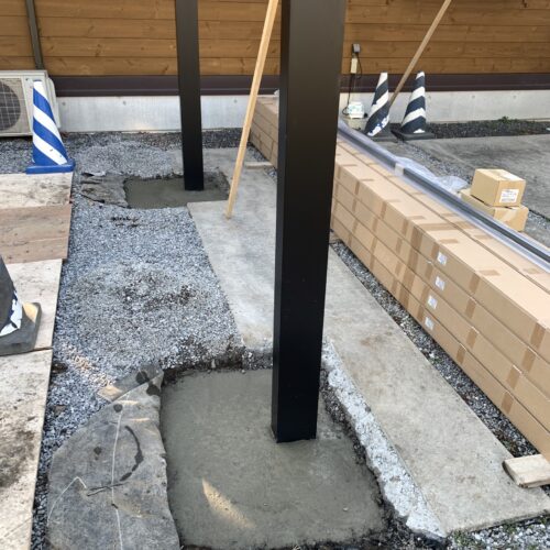 カーポート設置です。